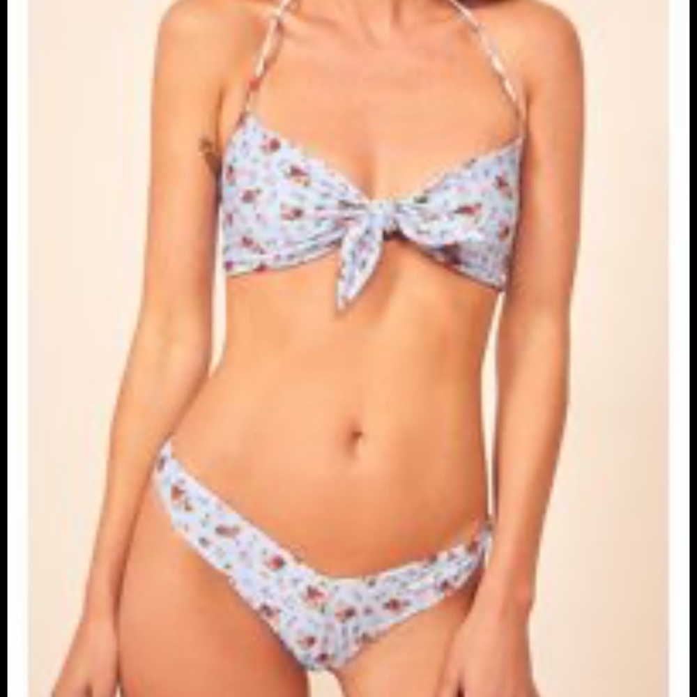 NWT Reformation Hermosa Bikini Top - M